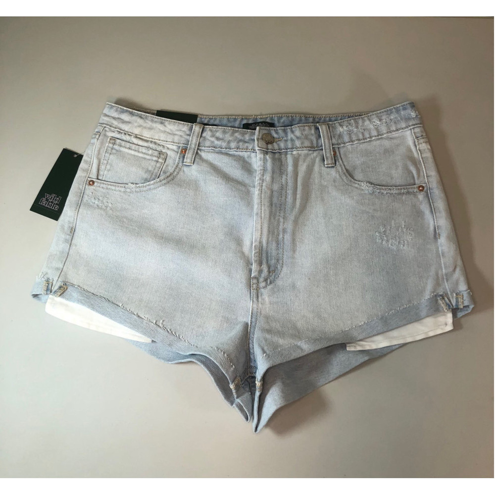 Wild Fable NWT Highest Rise Cheeky Light Wash Distressed Shorts Size 12/31 waist
